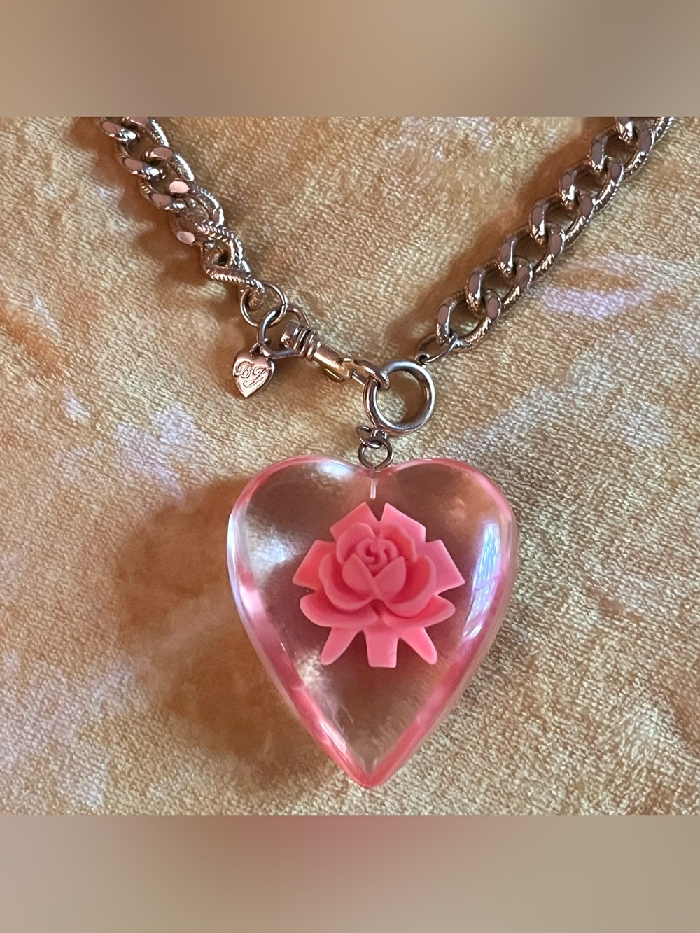 Betsey Johnson Clear Pink Gold Lucite Heart Rose Flower Chain Necklace Pendant